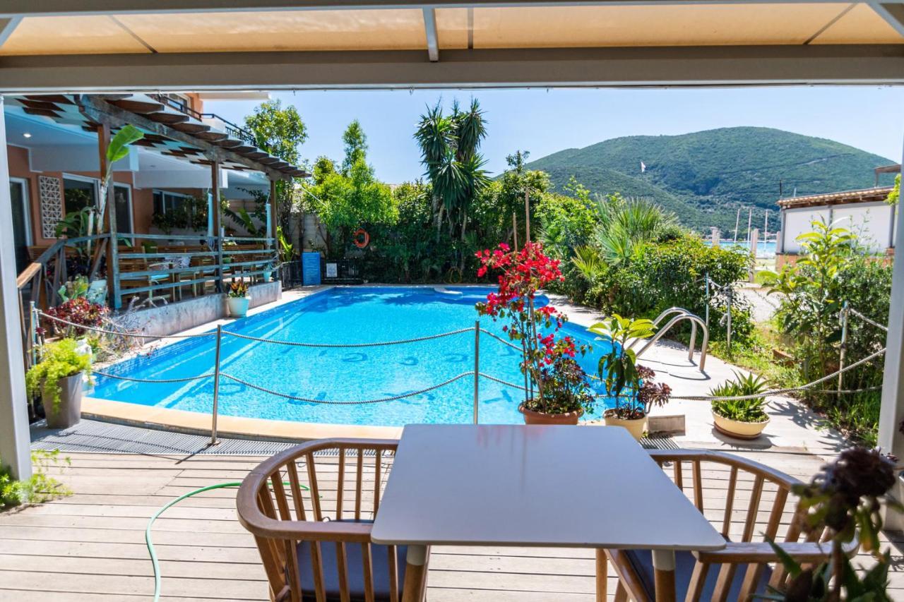 Grand Nefeli Aparthotel 4*